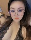 巨乳眼镜骚女