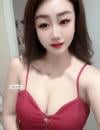 年轻的大胸小姐姐