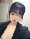 年轻微胖大胸妹