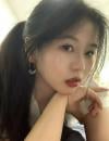 腼腆的女大学生